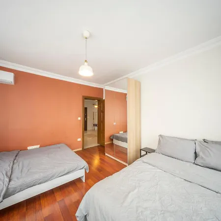 Apartment Spacious Flat, 4br, 4acs, 3 Min Walk From Taksim