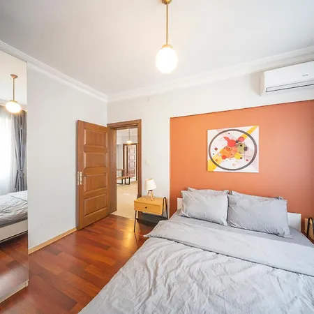 Spacious Flat, 4br, 4acs, 3 Min Walk From Taksim * 伊斯坦布尔