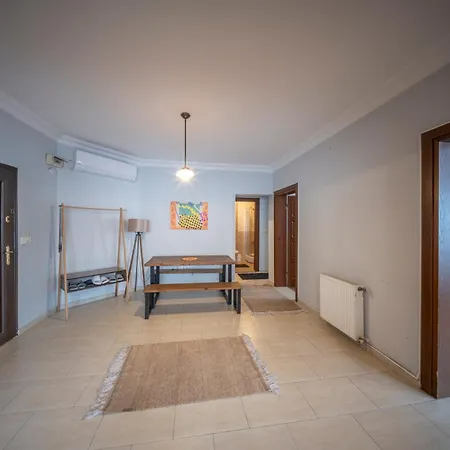 Spacious Flat, 4br, 4acs, 3 Min Walk From Taksim 公寓 *