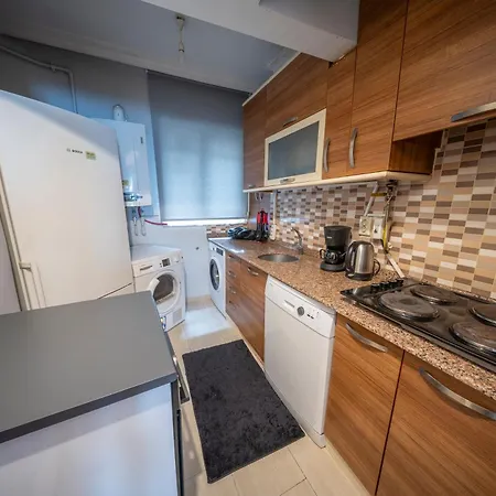 公寓 Spacious Flat, 4br, 4acs, 3 Min Walk From Taksim