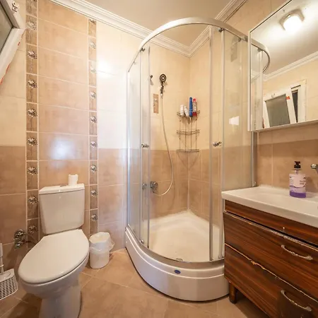 公寓 Spacious Flat, 4br, 4acs, 3 Min Walk From Taksim *