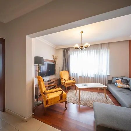 Spacious Flat, 4br, 4acs, 3 Min Walk From Taksim Apartamento Istambul