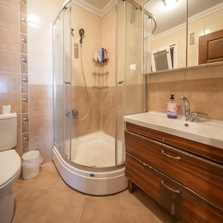 Apartamento Spacious Flat, 4br, 4acs, 3 Min Walk From Taksim Istambul